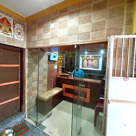 Goroomgo Sahoo Palace Puri - Prime Location Near Sea Beach - Excellent Service With Parking Facilities Exterior photo