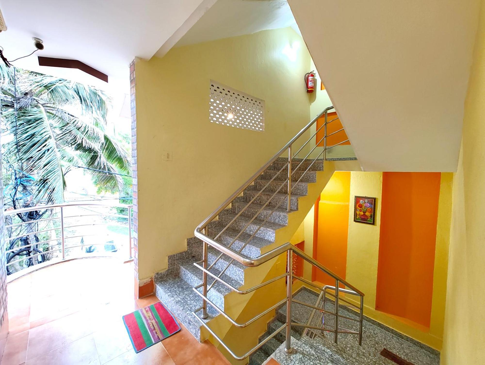 Goroomgo Sahoo Palace Puri - Prime Location Near Sea Beach - Excellent Service With Parking Facilities Exterior photo