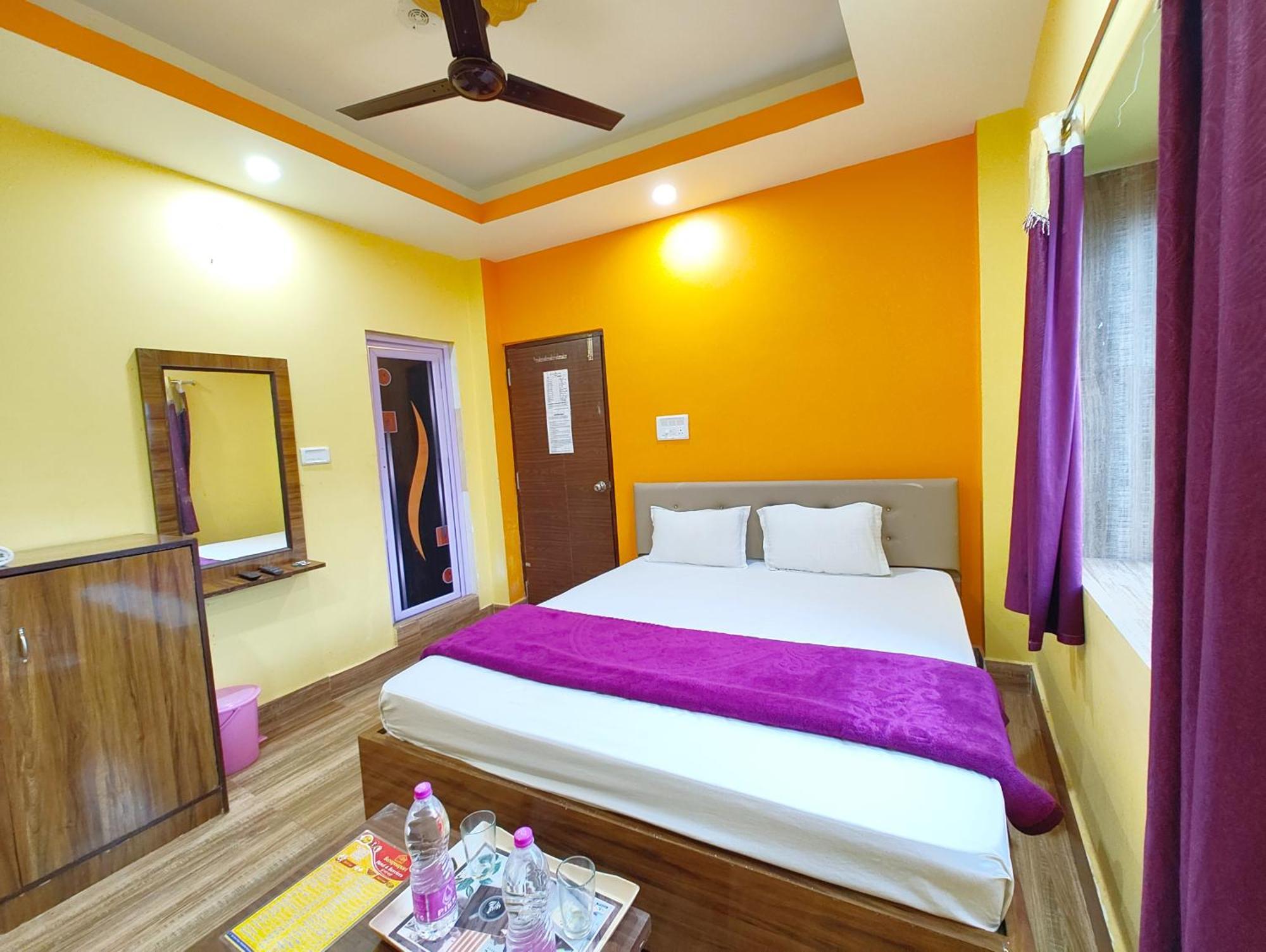 Goroomgo Sahoo Palace Puri - Prime Location Near Sea Beach - Excellent Service With Parking Facilities Exterior photo