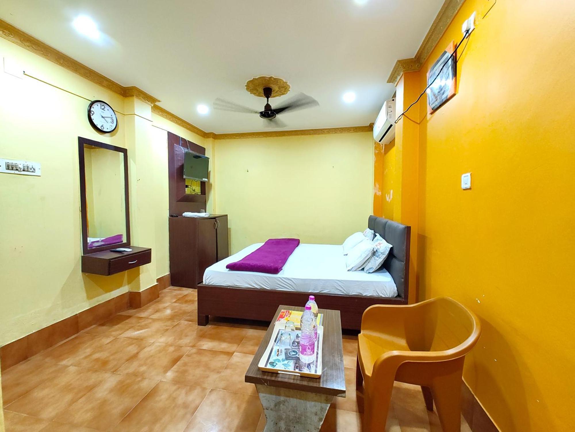 Goroomgo Sahoo Palace Puri - Prime Location Near Sea Beach - Excellent Service With Parking Facilities Exterior photo